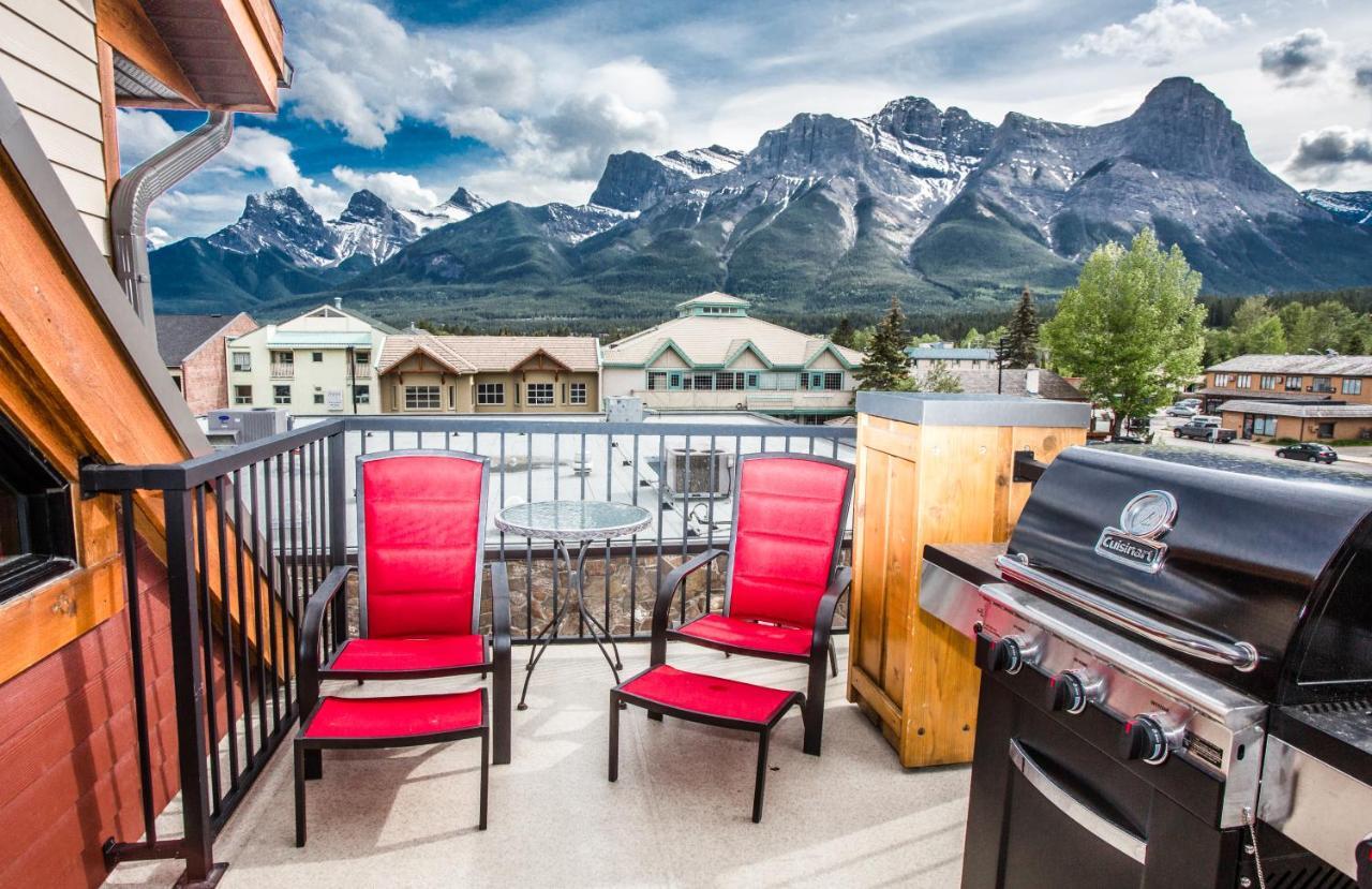 The Lookout - Top Floor Corner Unit With Stunning Views Villa Canmore Exterior foto